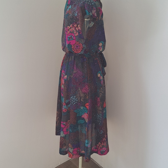 Vintage Walden Classics Dress with Belt, Size Medium-Large. - Picture 13 of 15